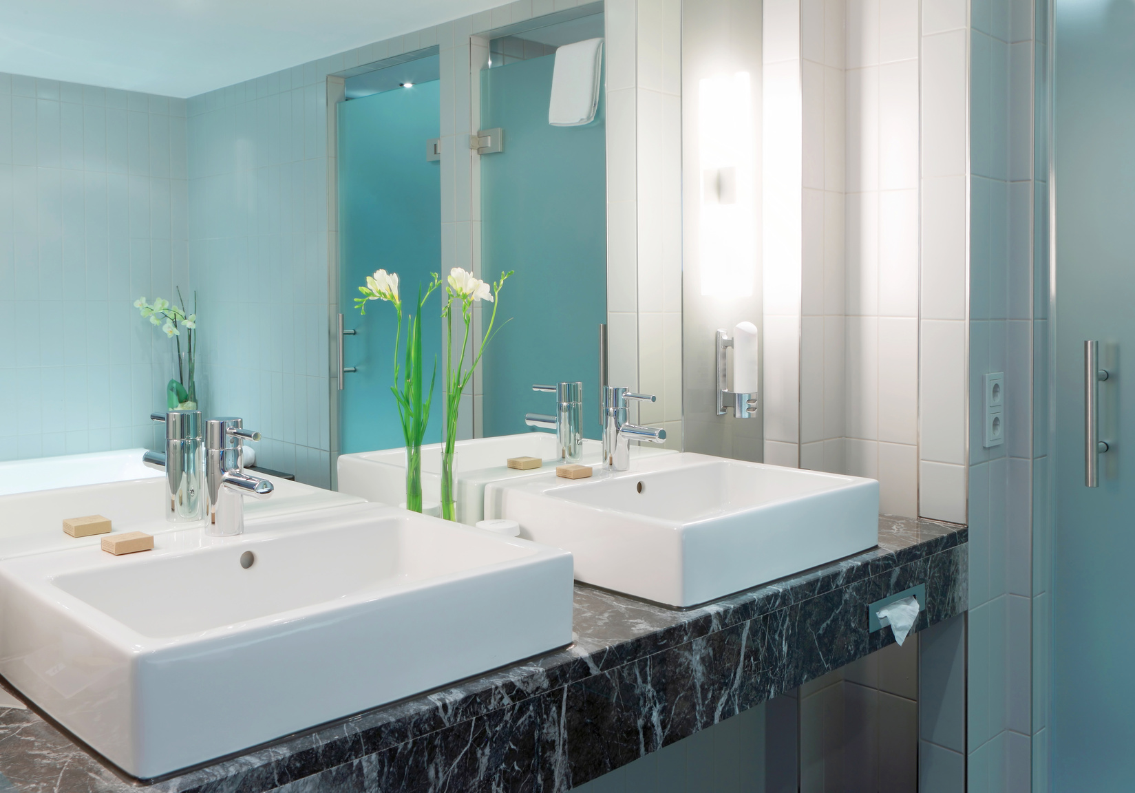 Modernes Gäste-Bad | Wintersohle Fliesendesign – Fliesenleger aus Brühl Modernes Gäste-Bad | Wintersohle Fliesendesign – Fliesenleger aus Brühl