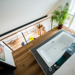 Badewanne mit Blick in die Studiowohnung